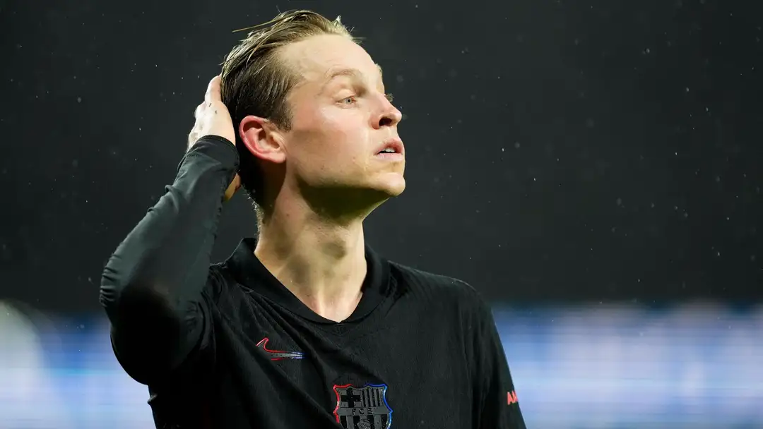 De Jong Sends Out Warning To Barcelona