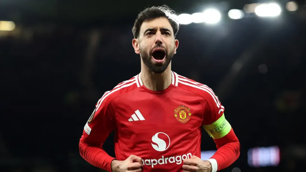 Fernandes Urged To Leave Manchester United