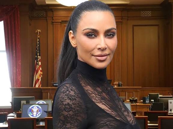Kim Kardashian To Qualify As a Lawyer Soon