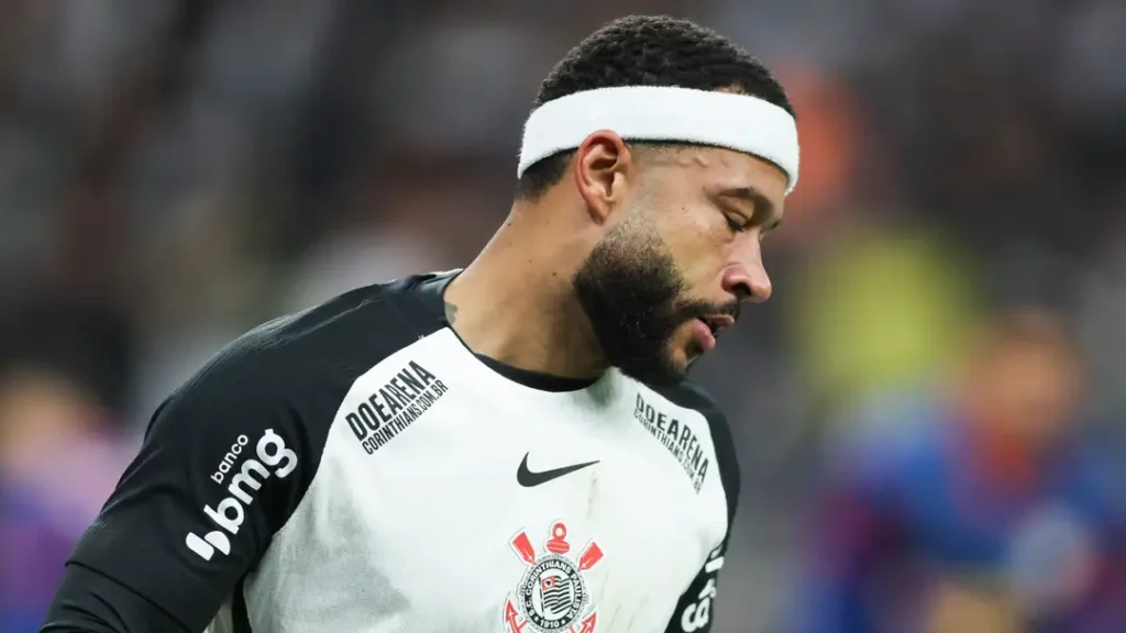 Depay Ruled Out Again For Corinthians With Knee Injury