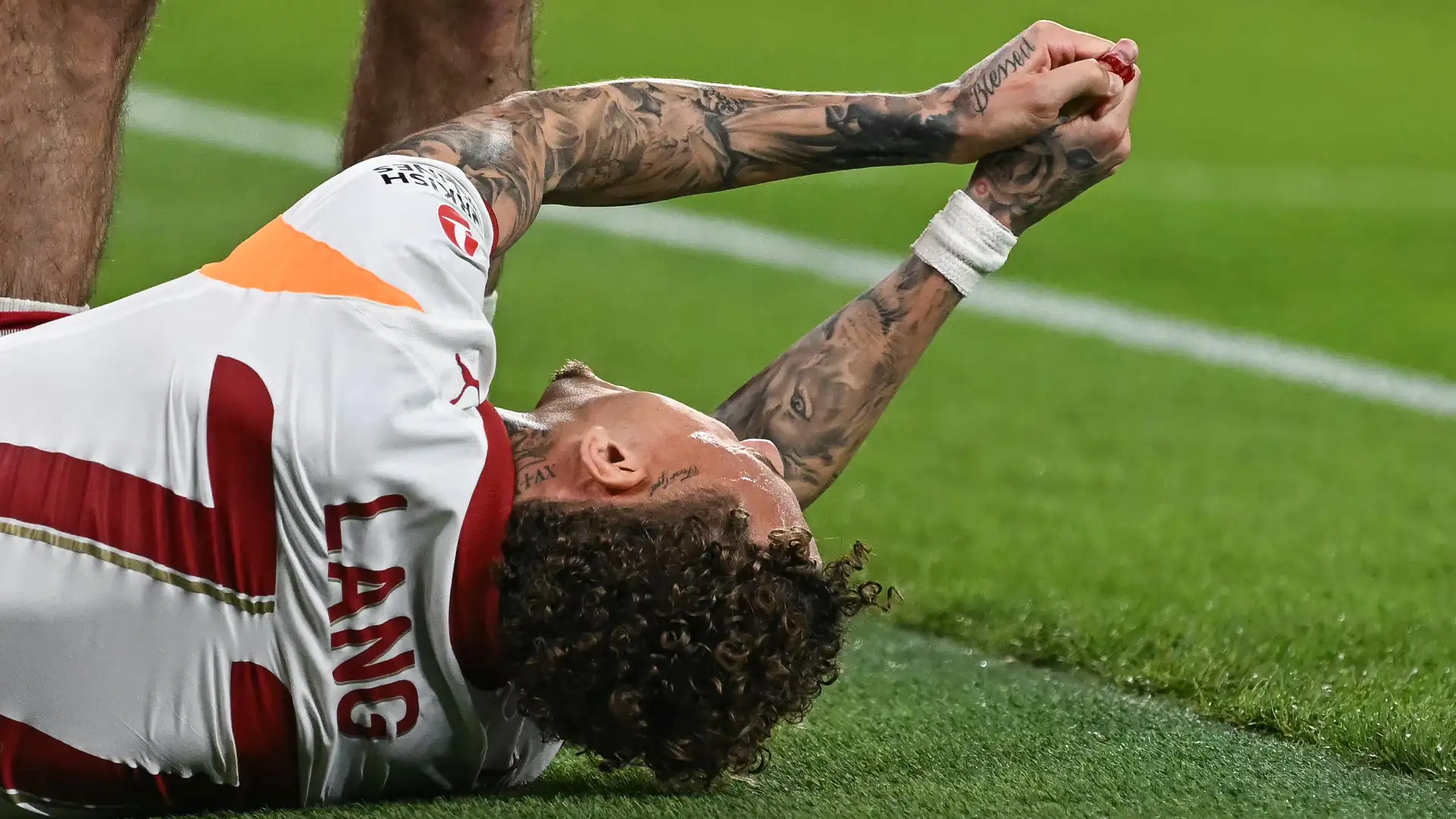 Lang Still Suffering From Thumb Injury vs Liverpool