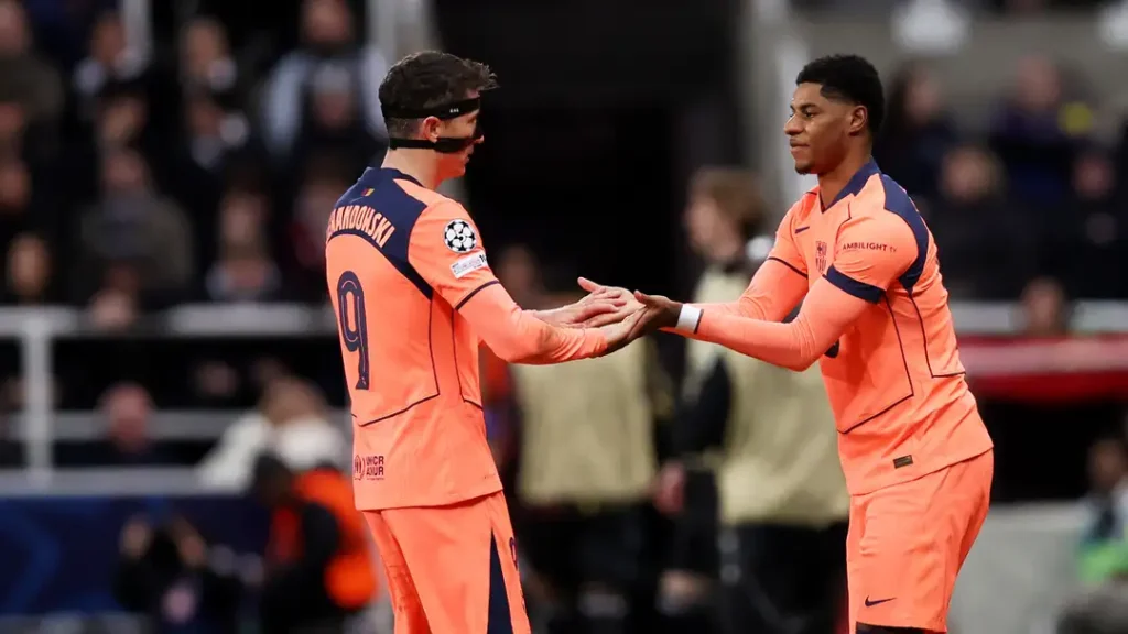 Flick Addresses Future Of Rashford & Lewandowski at Barca